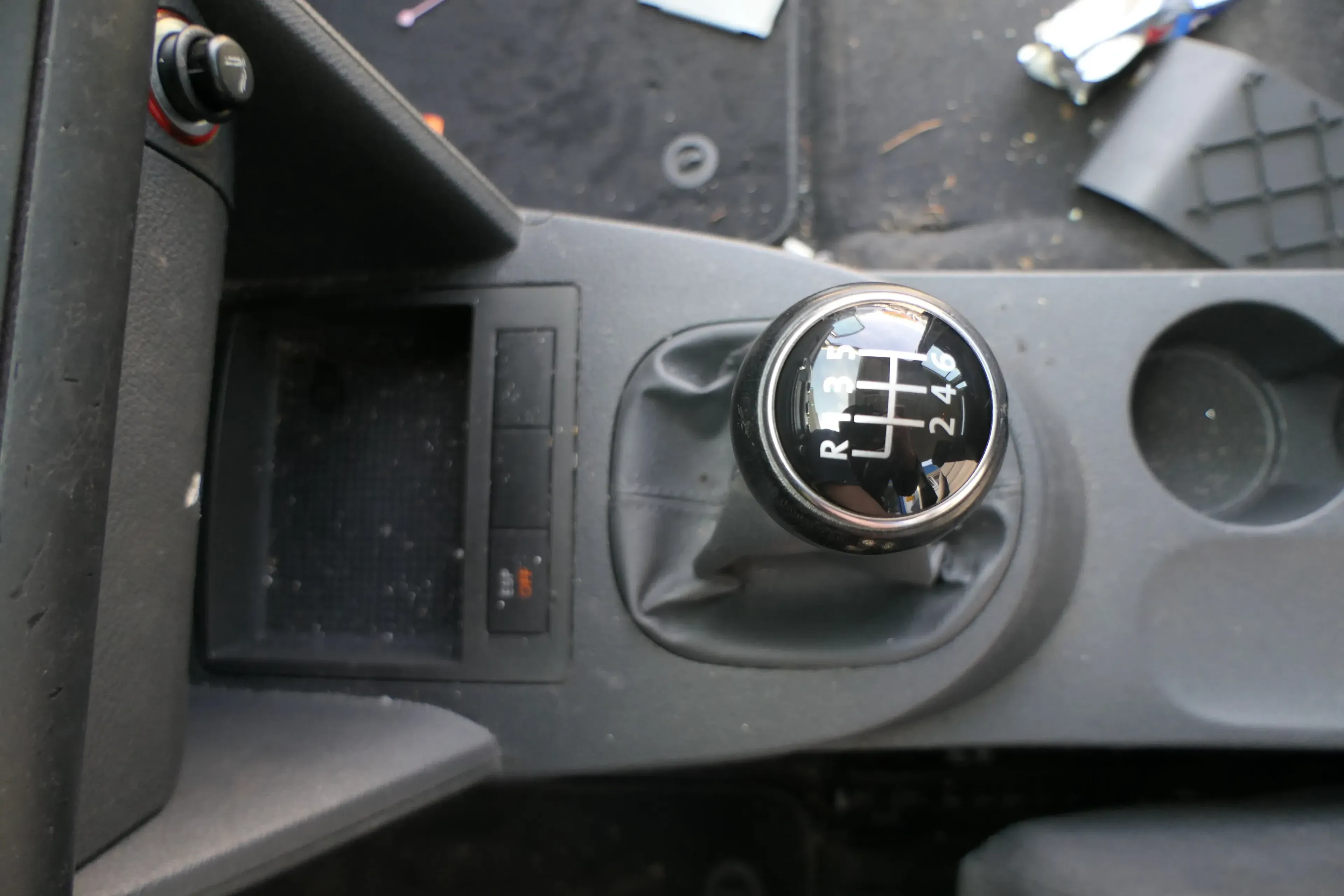 VW Touran 1T Schaltknauf Schaltsack Schaltung Schaltknüppel schwarz Leder Cross - Bild 1
