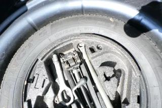 Skoda Octavia Ersatzrad Ersatzreifen mit Werkzeug (Notrad) 15 Zoll 195/65 15 - Bild 2