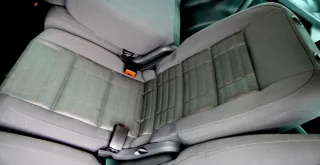 VW Touran 1T Sitz hinten mitte mittig (1. Reihe) Rücksitz anthrazit - 108446 - Bild 2