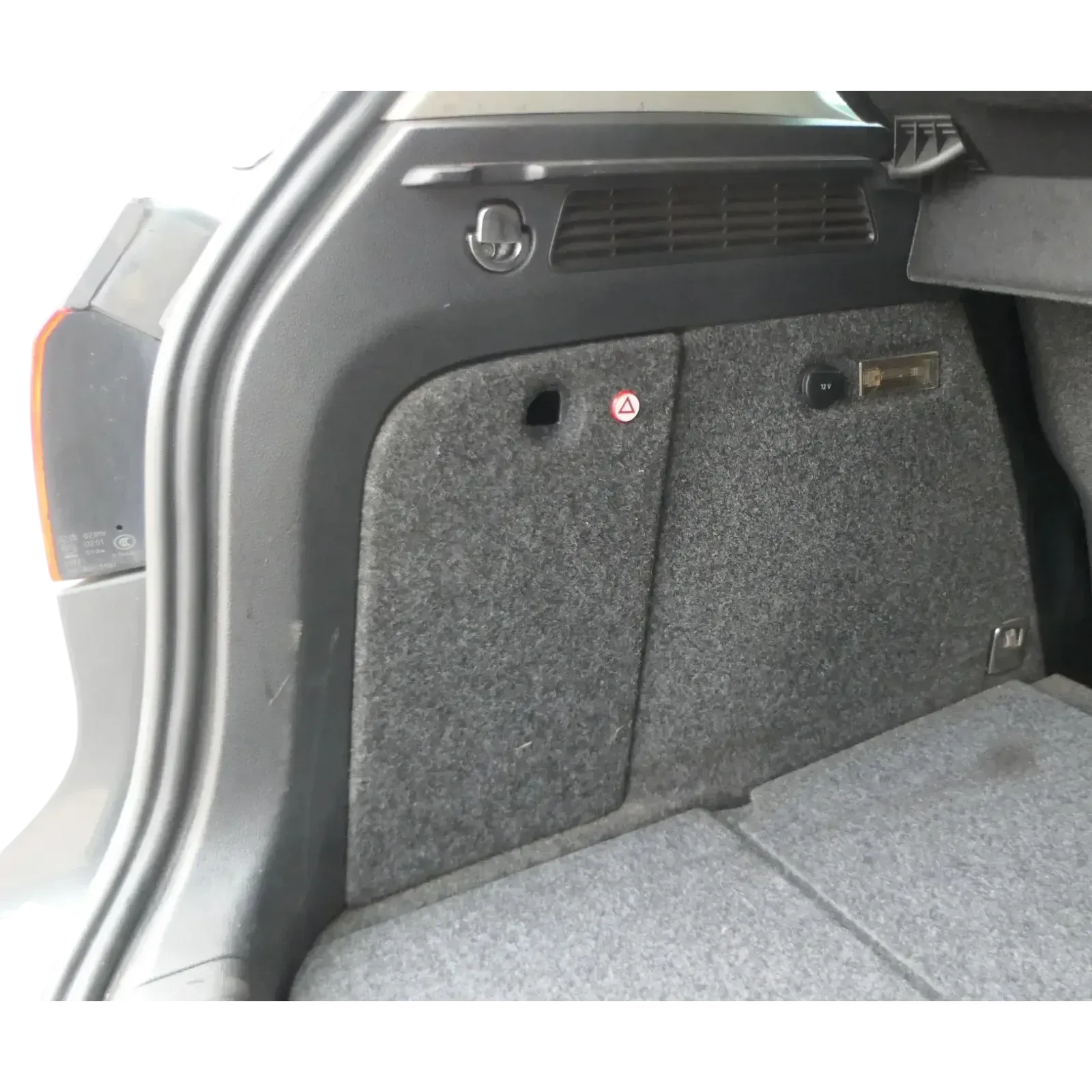 VW Tiguan 5N Abdeckung Verkleidung Kofferraum schwarz hinten links 5N0867427AD - Bild 1