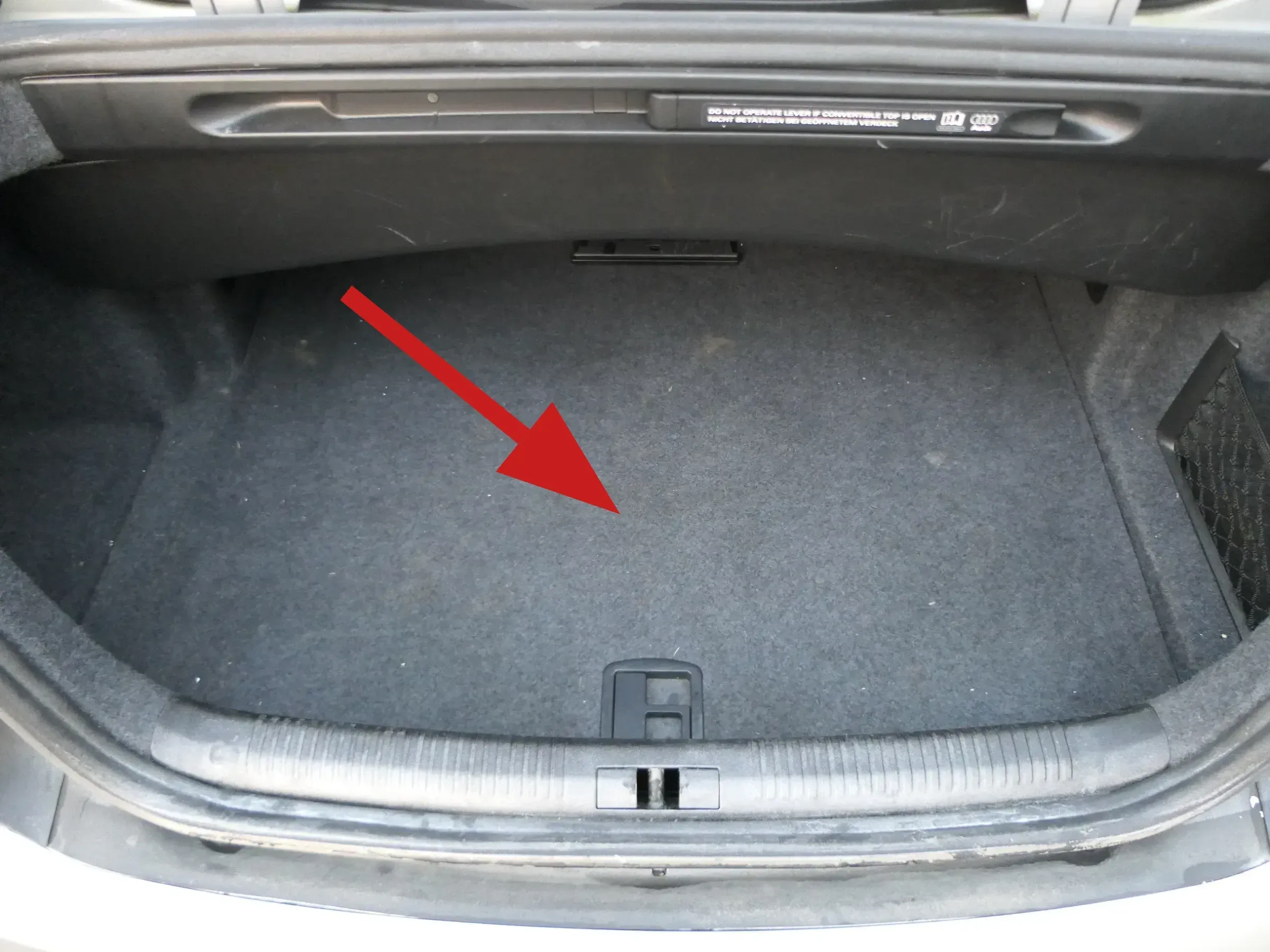 A4 8H Cabrio Verkleidung Abdeckung Kofferraum Teppich Kofferraumteppich - Bild 1