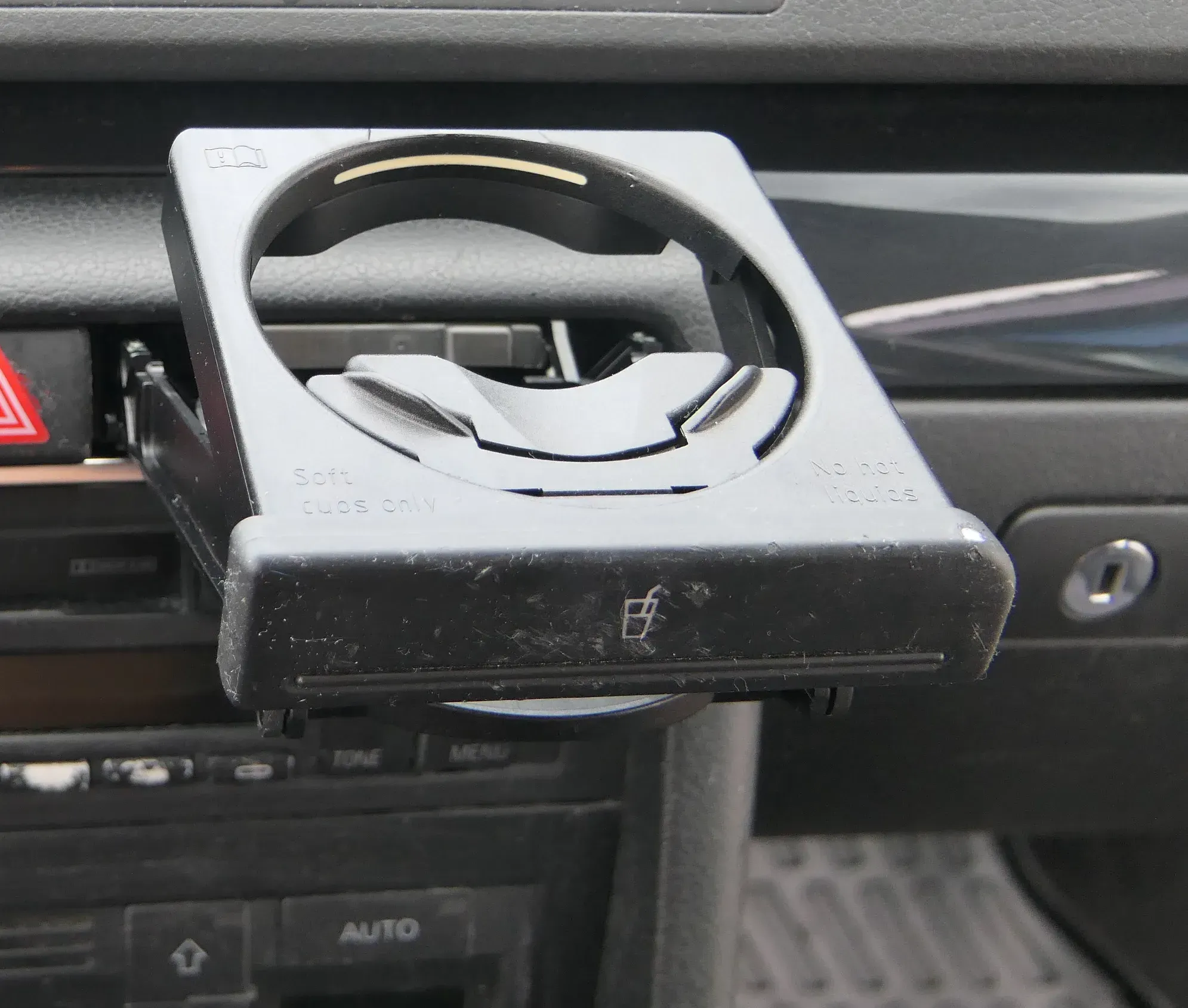 Audi A4 8E B6 B7 Becherhalter Dosenhalter Getränkehalter vorne 8E1862534J - Bild 1