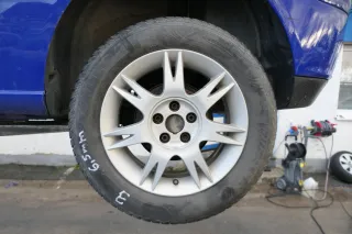 4x Polo 9N Ibiza Alufelgen Reifen 195/60 R15 -ca5-6,5mm Winterreifen 6L0601025A - Bild 7