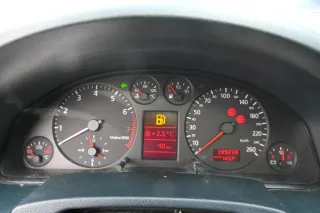 A6 4B Tacho Tachometer Kombiinstrument 399.000km 4B0919860A 6 Zylinder Benzin - Bild 2