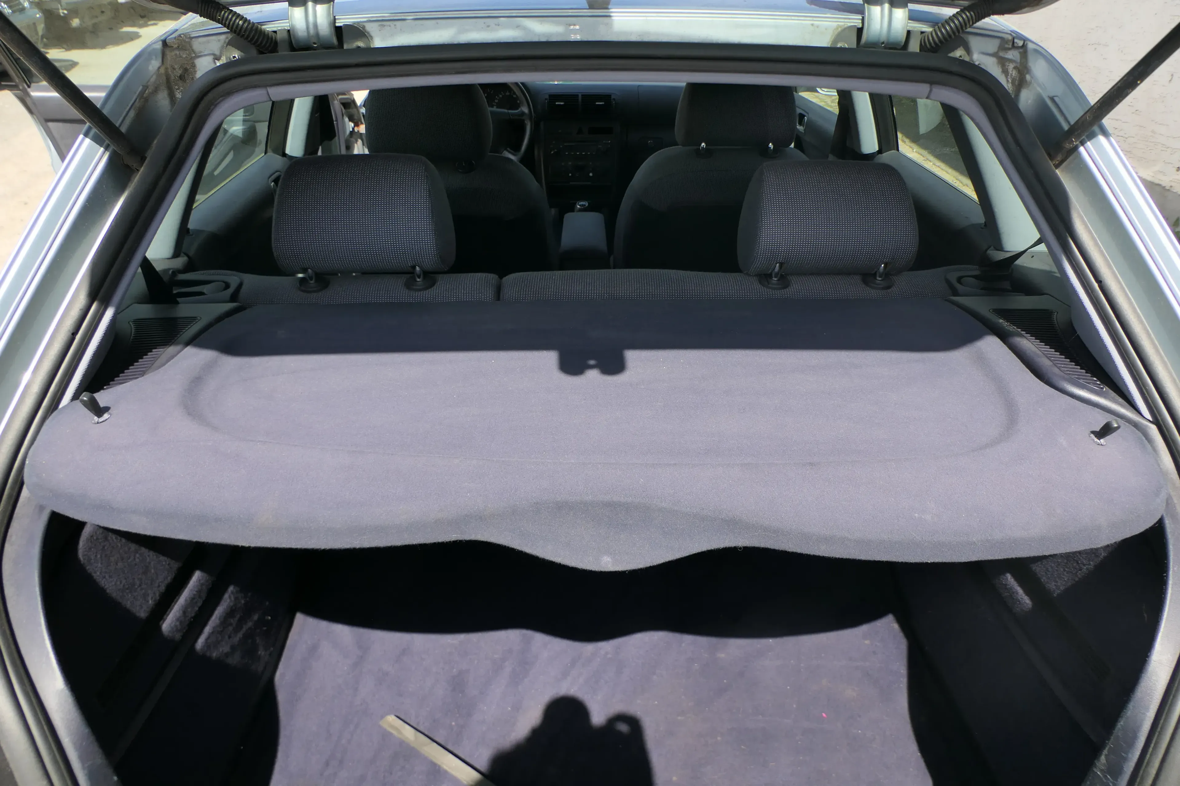 Audi A3 8L Hutablage Abdeckung Kofferraum Abdeckung hinten bläulich blau - Bild 1