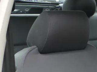 1x Audi A3 8L Kopfstütze vorne oder hinten (rechts / links) schwarz soul - Bild 1