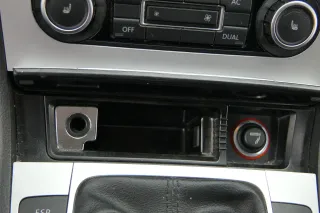 Passat 3C Mittelkonsole Verkleidung Klappe Abdeckung Dekor silber matt chrom Asc - Bild 6
