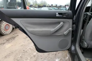 1x VW Golf 4 1J Limousine Türverkleidung Verkleidung Tür hinten links Griff Öffn - Bild 1