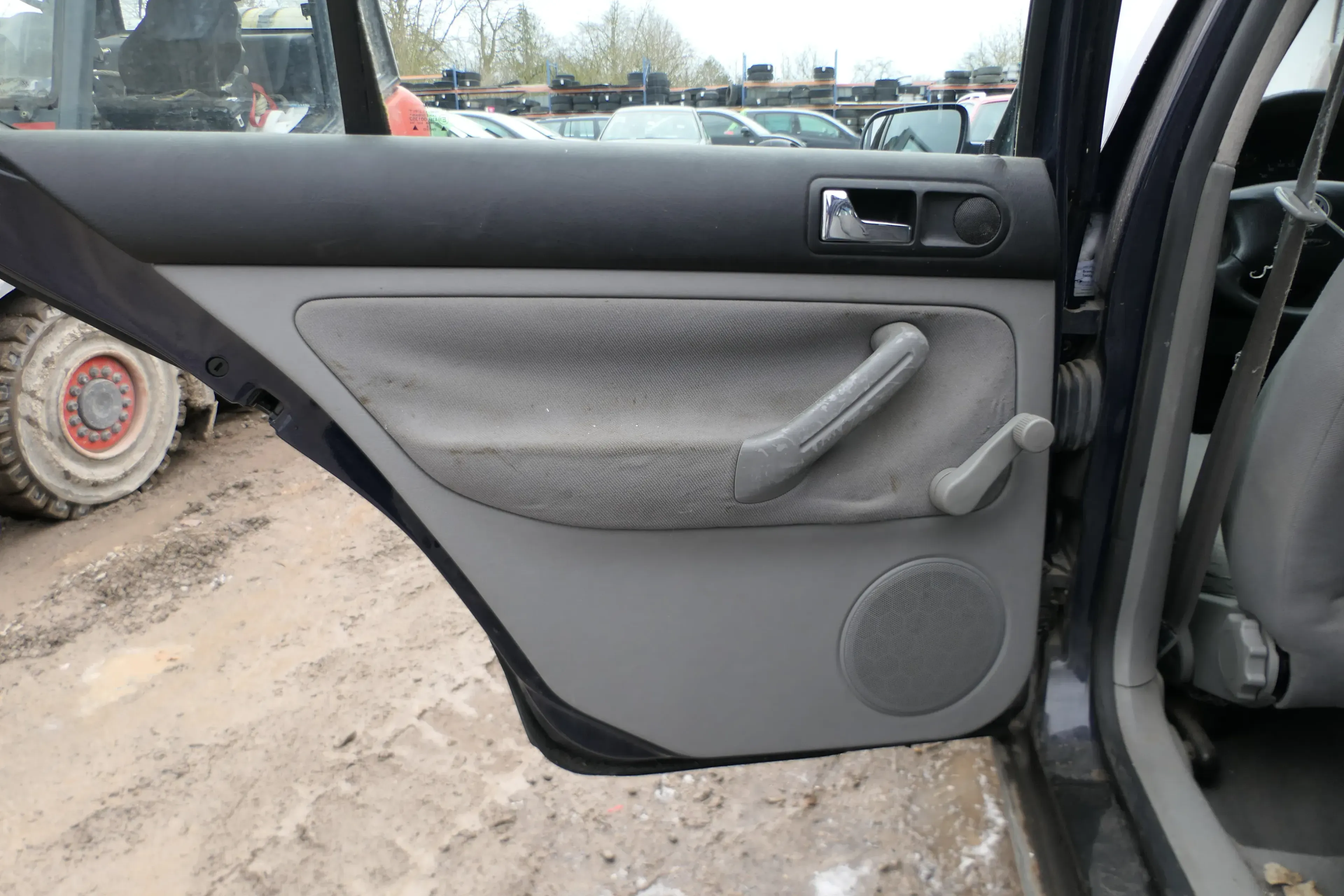 1x VW Golf 4 1J Limousine Türverkleidung Verkleidung Tür hinten links Griff Öffn - Bild 1