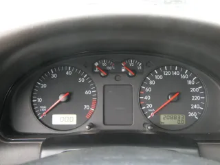 VW Passat 3B Tacho Tachometer Kombiinstrument 208.000km 3B1919860 Benziner - Bild 2