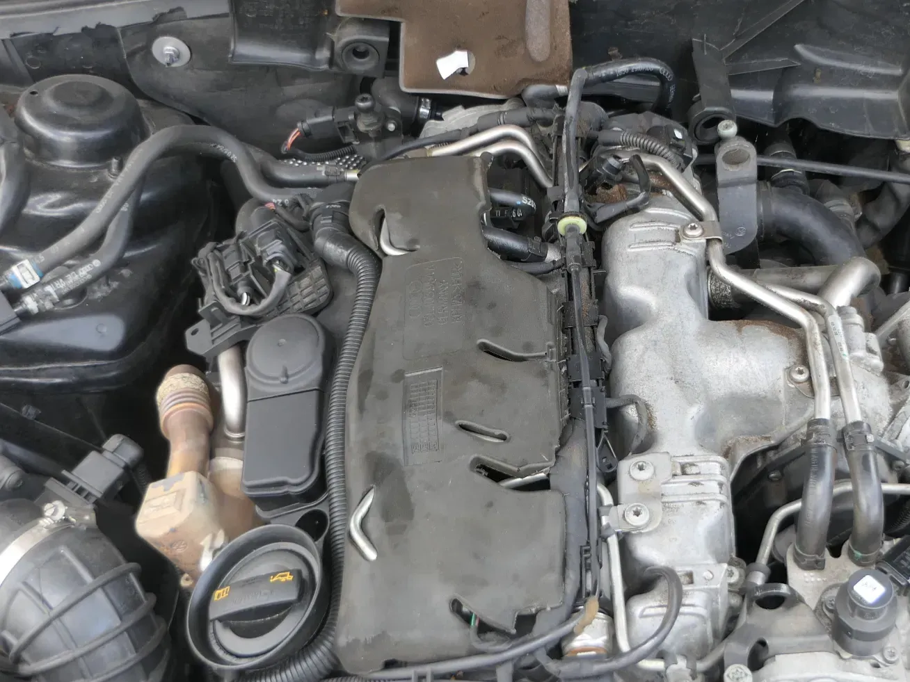 VW Passat 3C A3 8P Leitungen Rohre 2,0 TDI Kraftstoffrohre Leitung Kraftstoff - Bild 1