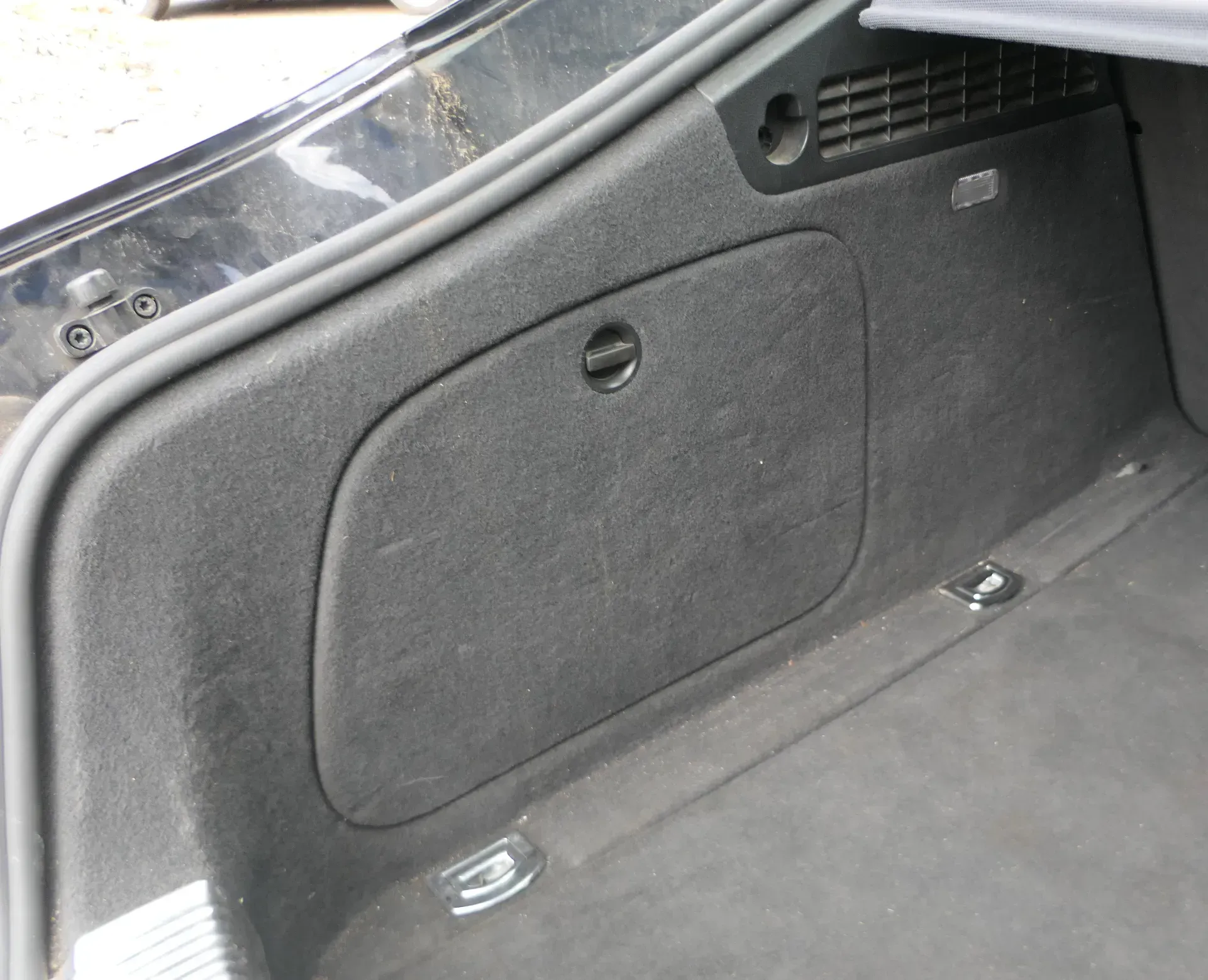A5 Sportback 4/5-Tür Abdeckung Verkleidung Kofferraum hinten links Seite schwarz - Bild 1
