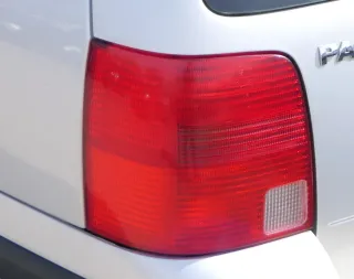 Passat 3B5 Kombi Variant Rücklicht Rückleuchte original hinten links 3B9945111F - Bild 4