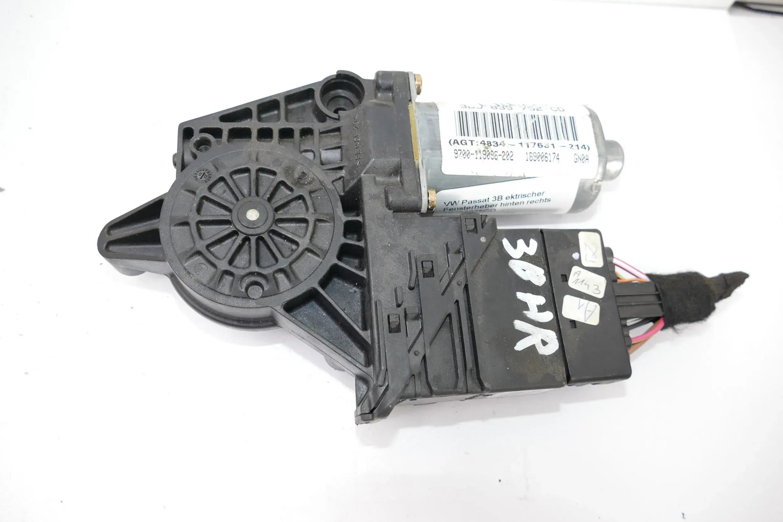 VW Passat 3B ektrischer Fensterheber hinten rechts 3B983975CD Fensterhebermotor - Bild 1