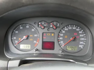VW Golf 4 Tacho Tachometer Kombiinstrument 265.000km 1J0920822A - MÄNGEL - Bild 2