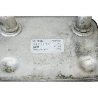 Audi A6 4F Ölkühler Halter Kühlker Öl 079117015A BVJ 4,2 8 Zylinder ## - Bild 5