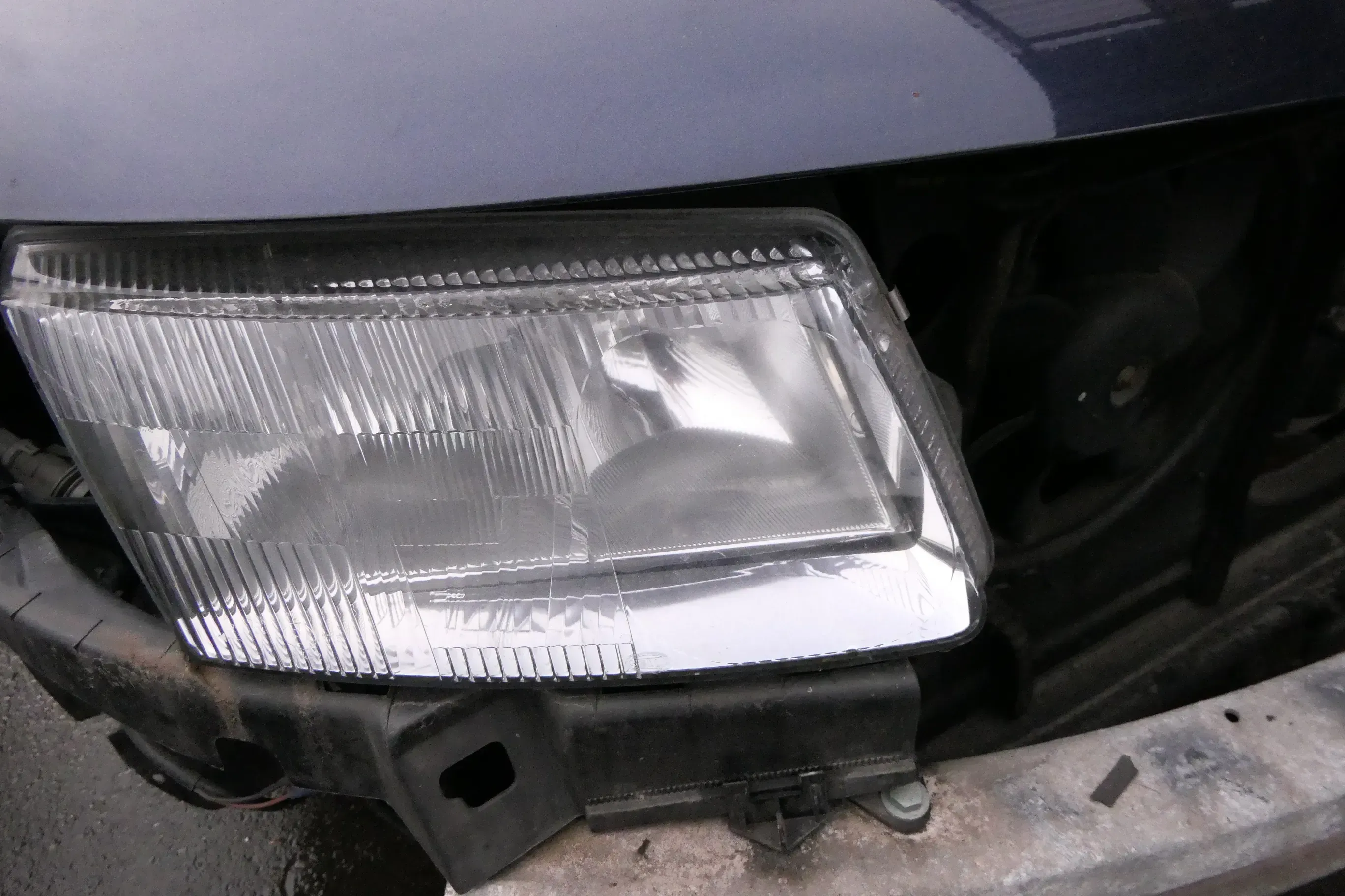 VW Passat 3B Scheinwerfer vorne rechts Beifahrerseite OHNE Nebelscheinwerfer - Bild 1