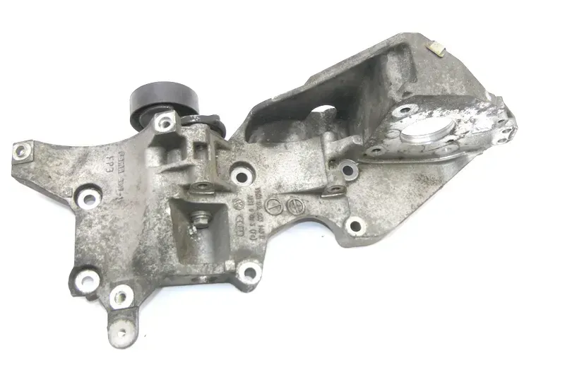 VW Passat 3C Golf 6 Halter Konsole Lichtmaschine Träger 1.9 TDI 03L903139D Pumpe - Bild 1
