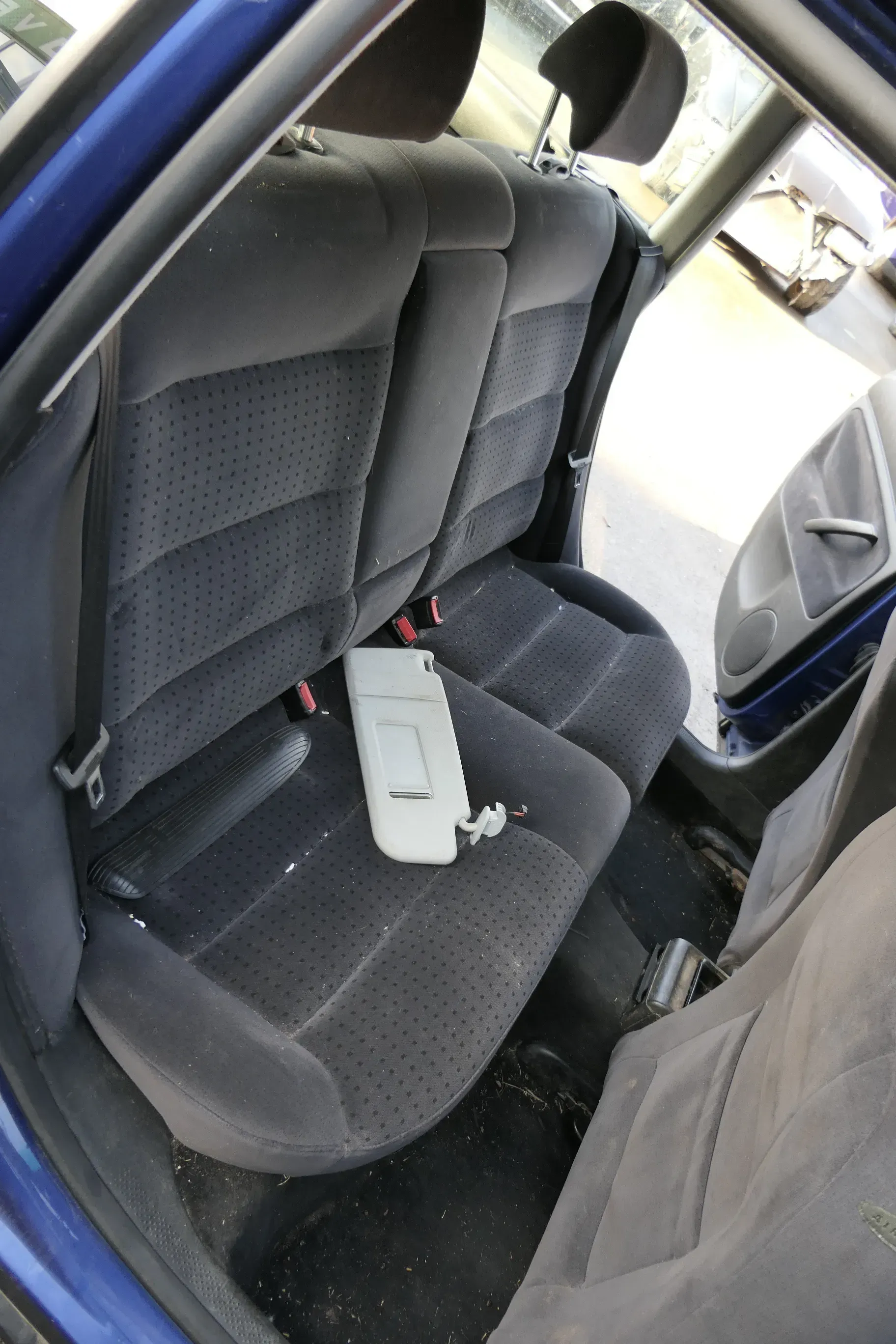VW Passat 3B 3BG Kombi Avant Variant Sitz Rückbank Rücksitzbank Kopfstützen - Bild 1