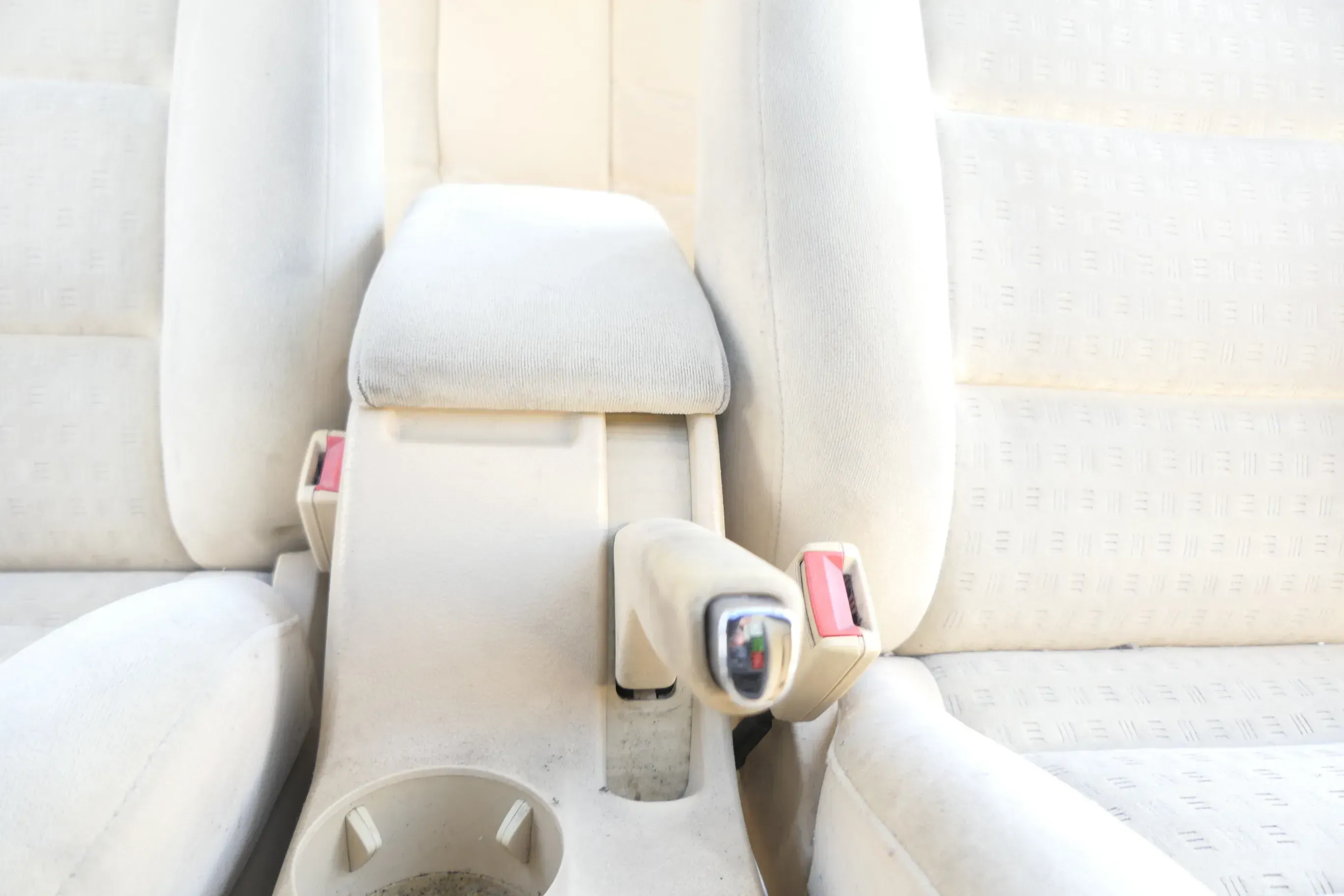 VW Passat 3BG Mittelarmlehne Armlehne Fach Lehne Mittelkonsole sonnebeige beige - Bild 1