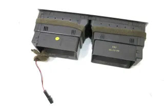 Audi A3 8L Lüftungsdüse Düse Lüftung 8L1820951 Mitte Stecker beleuchtet - Bild 2