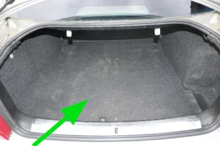 Skoda Superb 3U Verkleidung Teppich Kofferraum anthrazit - Bild 1