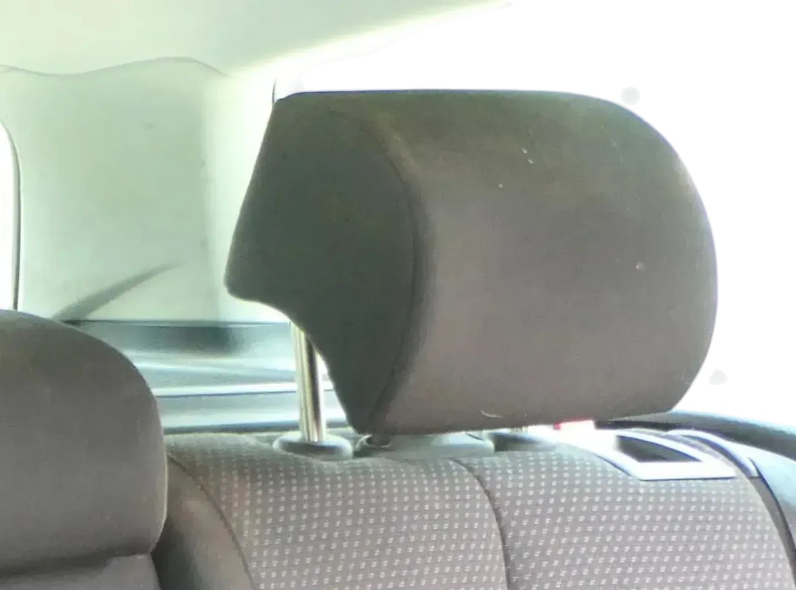 1x Passat 3C Kopfstütze Sitz Sitze hinten rechts / links schwarz 3C0885901G 92V - Bild 1