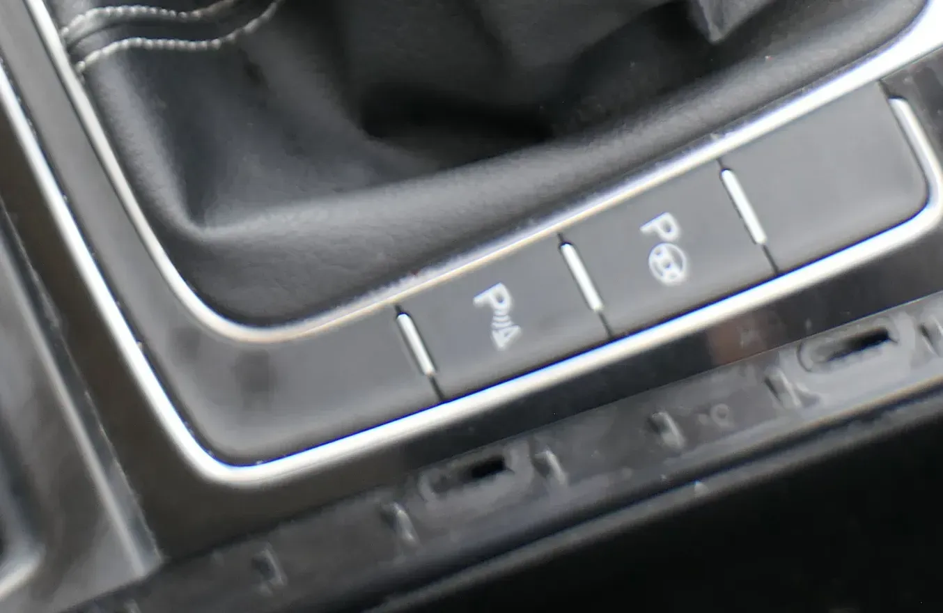 VW Golf 7 5G Schalter Block Bedieneinheit Drucktasten PDC Parken Einparkhilfe ## - Bild 1