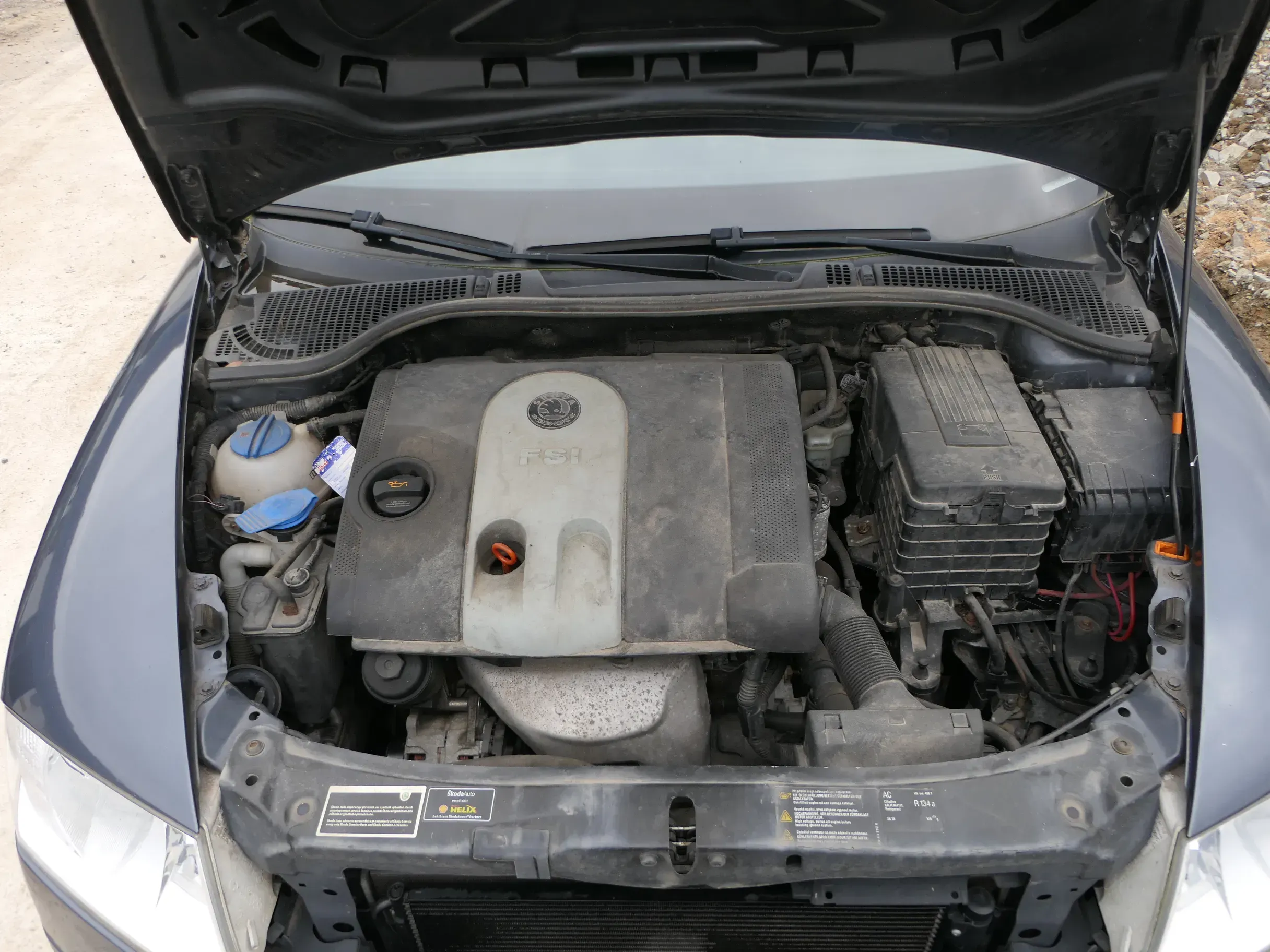 VW Golf 5 1,6 FSI BLF Kühlmittelrohr Rohr Schlauch Leitung 1K0122157FP - Bild 1