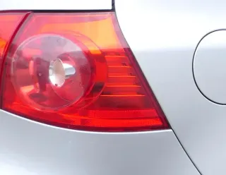 VW Golf 5 Rücklicht hinten rechts außen Rückleuchte original 1K6945096AC - Bild 2