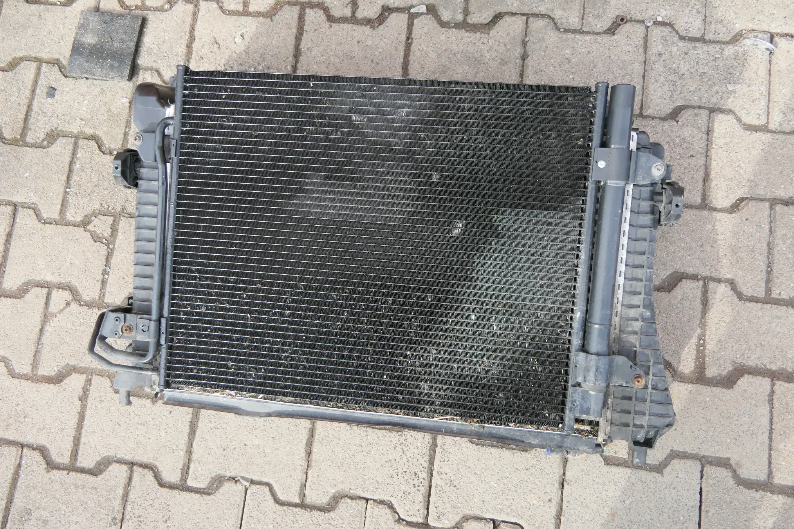 VW Touran Caddy 2K Kühler 1K0121251DM 2.0 TDI BMM Ladeluftkühler Lüfter Kondensa - Bild 1