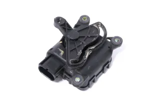 Audi A6 4B Stellmotor für Zentralklappe Klimaanlage 4B1820511C - links - Bild 2