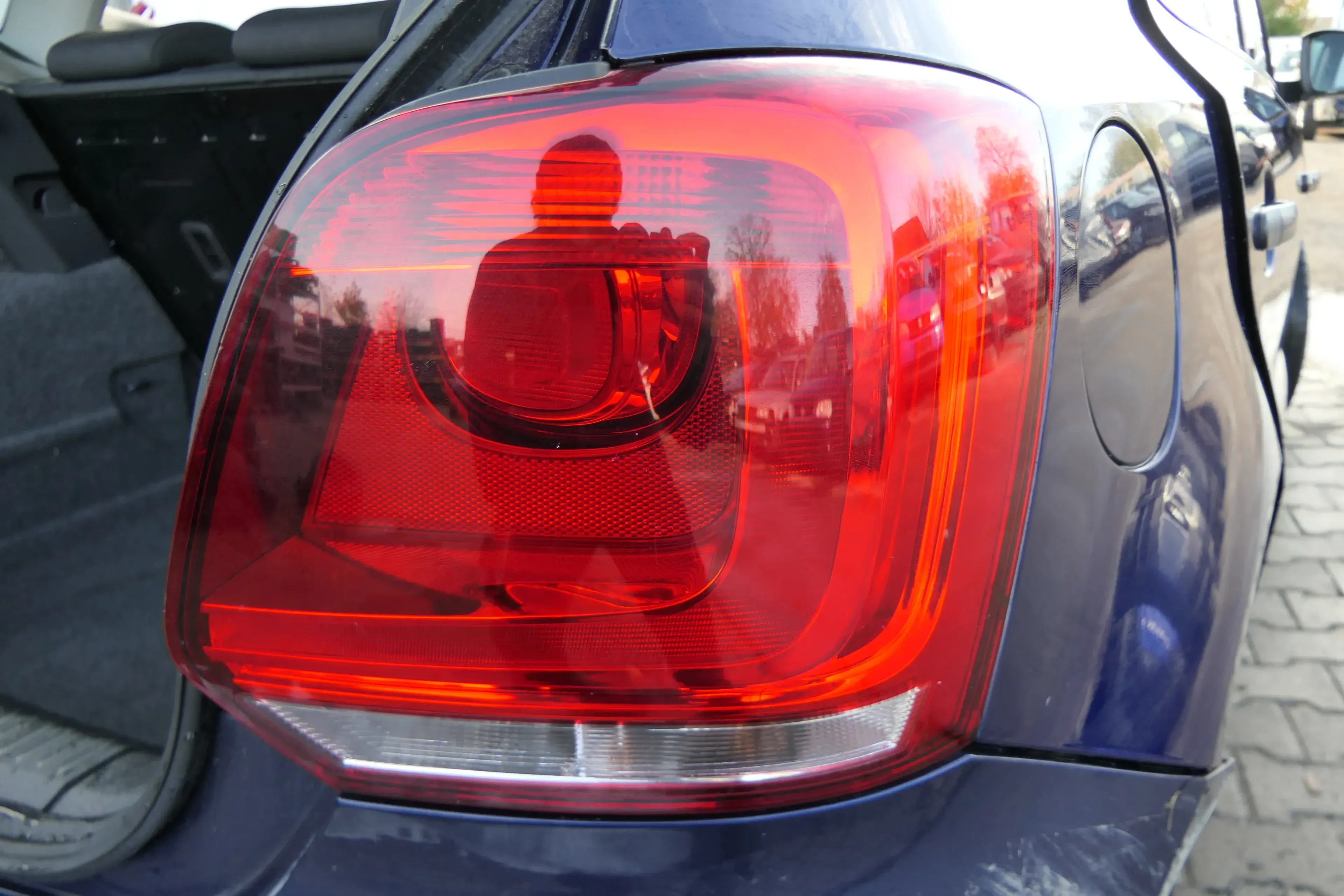 VW Polo 6R Rücklicht hinten rechts 6R0945096AH Rückleuchte Lampenträger orig - Bild 1