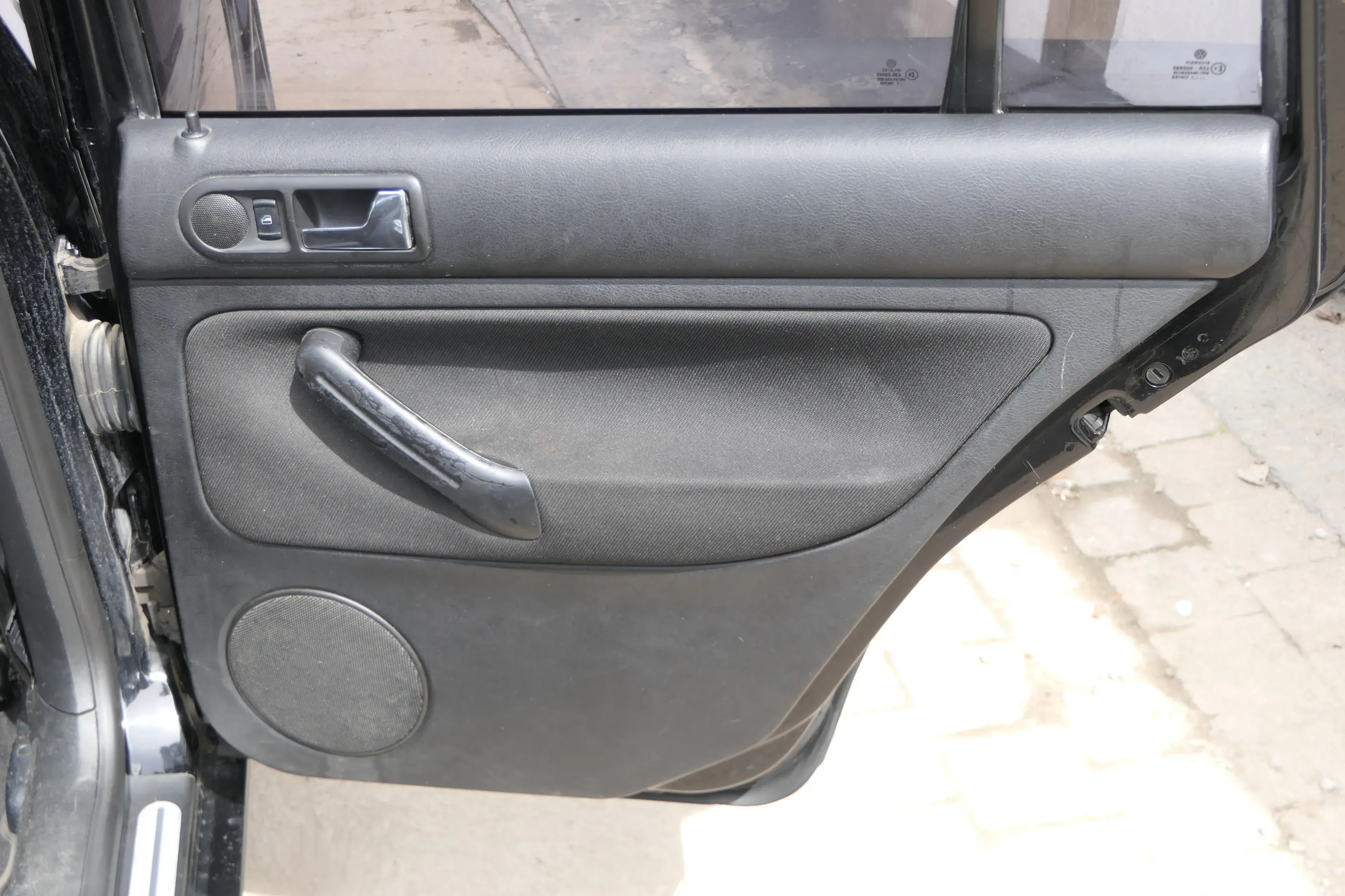 1x VW Golf 4 1J Kombi Türverkleidung Verkleidung Tür hinten rechts schwarz - Bild 1