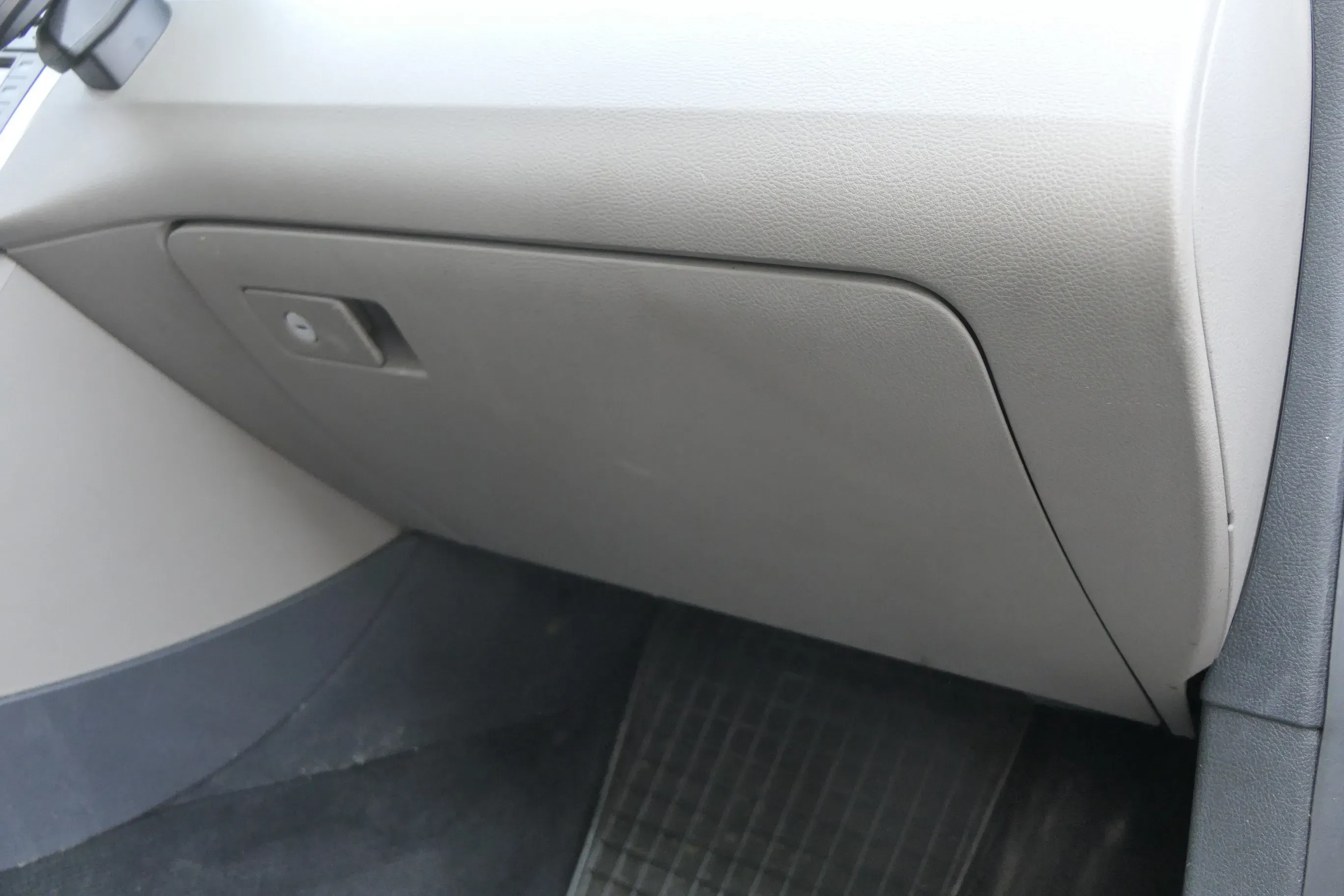 VW Passat 3C Handschuhfach Handschuhfachdeckel Deckel Klappe latte macchiato bra - Bild 1