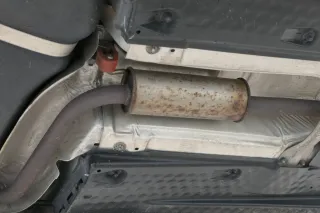 Fabia 5J Auspuff Mittelschalldämpfer Mitte Benziner Mitteltopf 1,4 CGGB CNKA - Bild 1