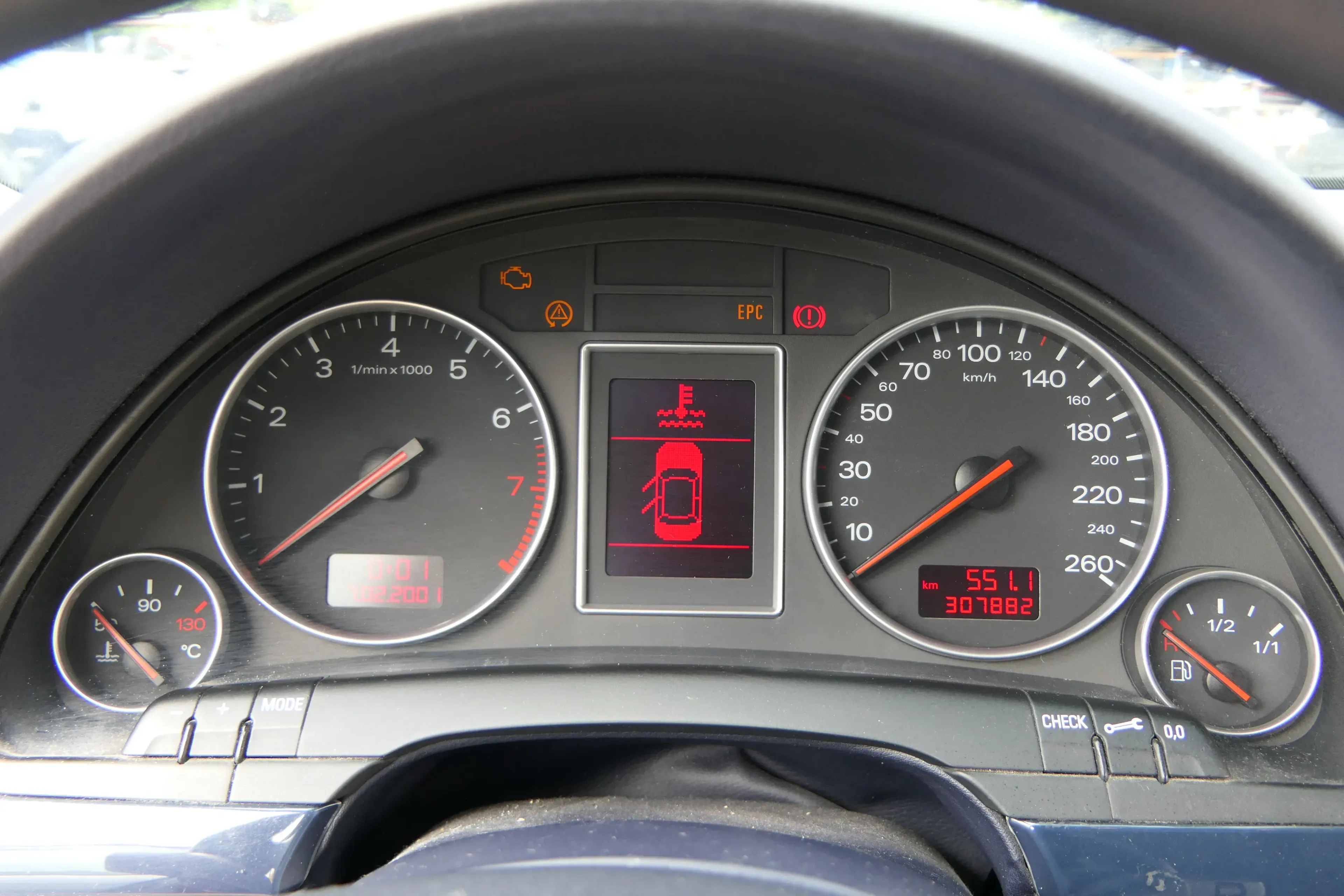 Audi A4 8E B6 Tacho Tachometer Kombiinstrument 8E0920900F 307.000KM Benziner ALT - Bild 1