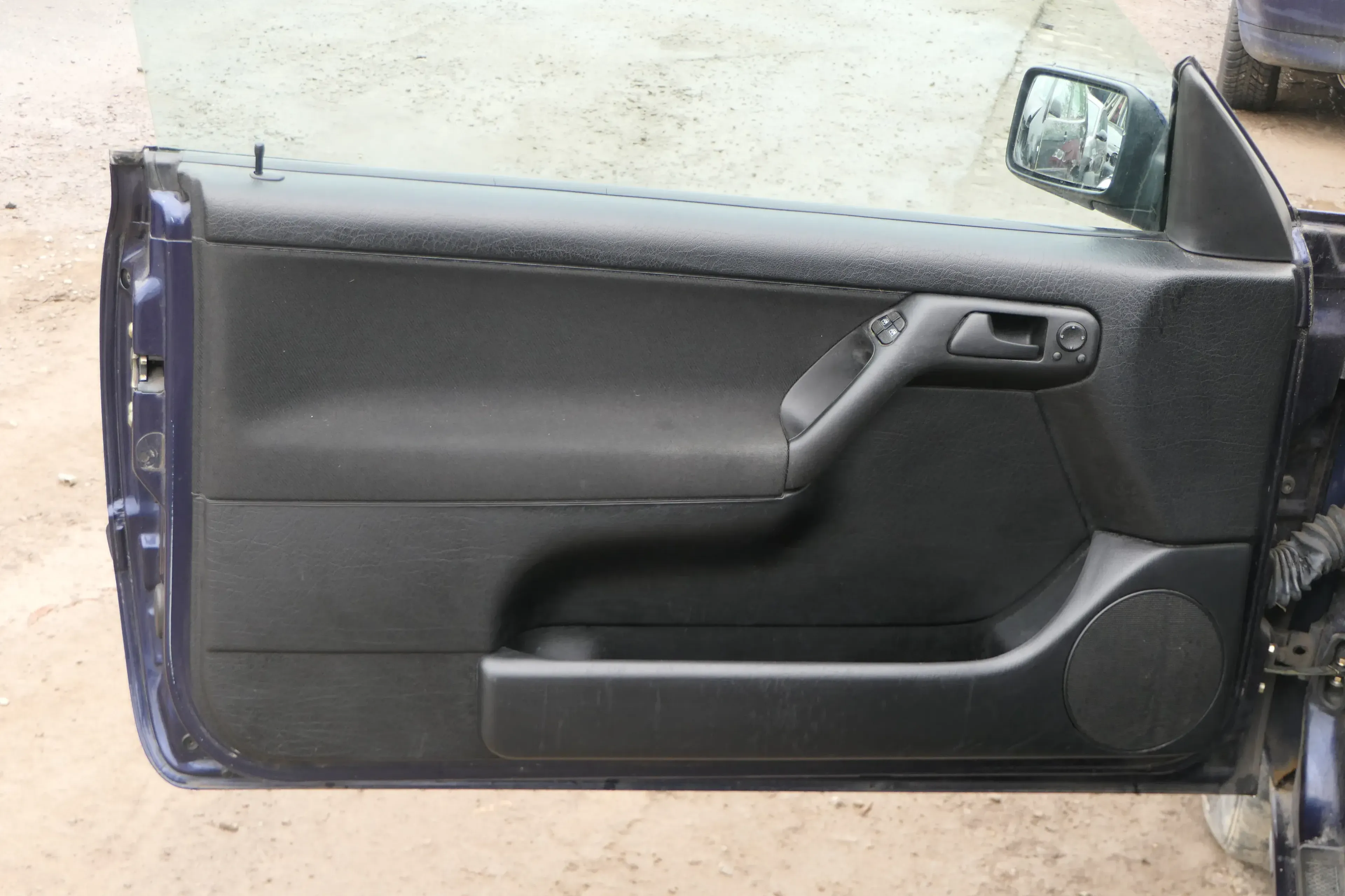 Golf 4 3 1E Cabrio 1E Türverkleidung Verkleidung Tür vorne links schwarz - Bild 1