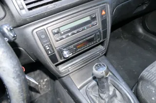 VW Passat 3B 3BG Mittelkonsole Verkleidung Aschenbecher Dekor netzoptik Optik - Bild 8