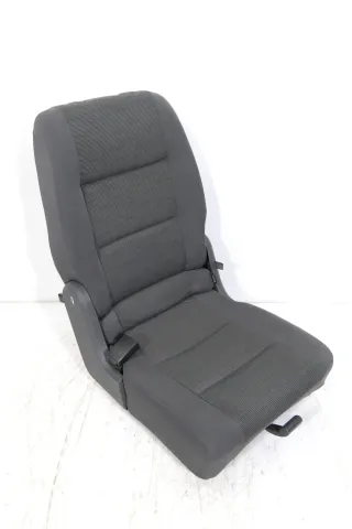 VW Touran Sitz hinten links (hintern Fahrersitz) Rücksitz Isofix 141943 - Bild 1