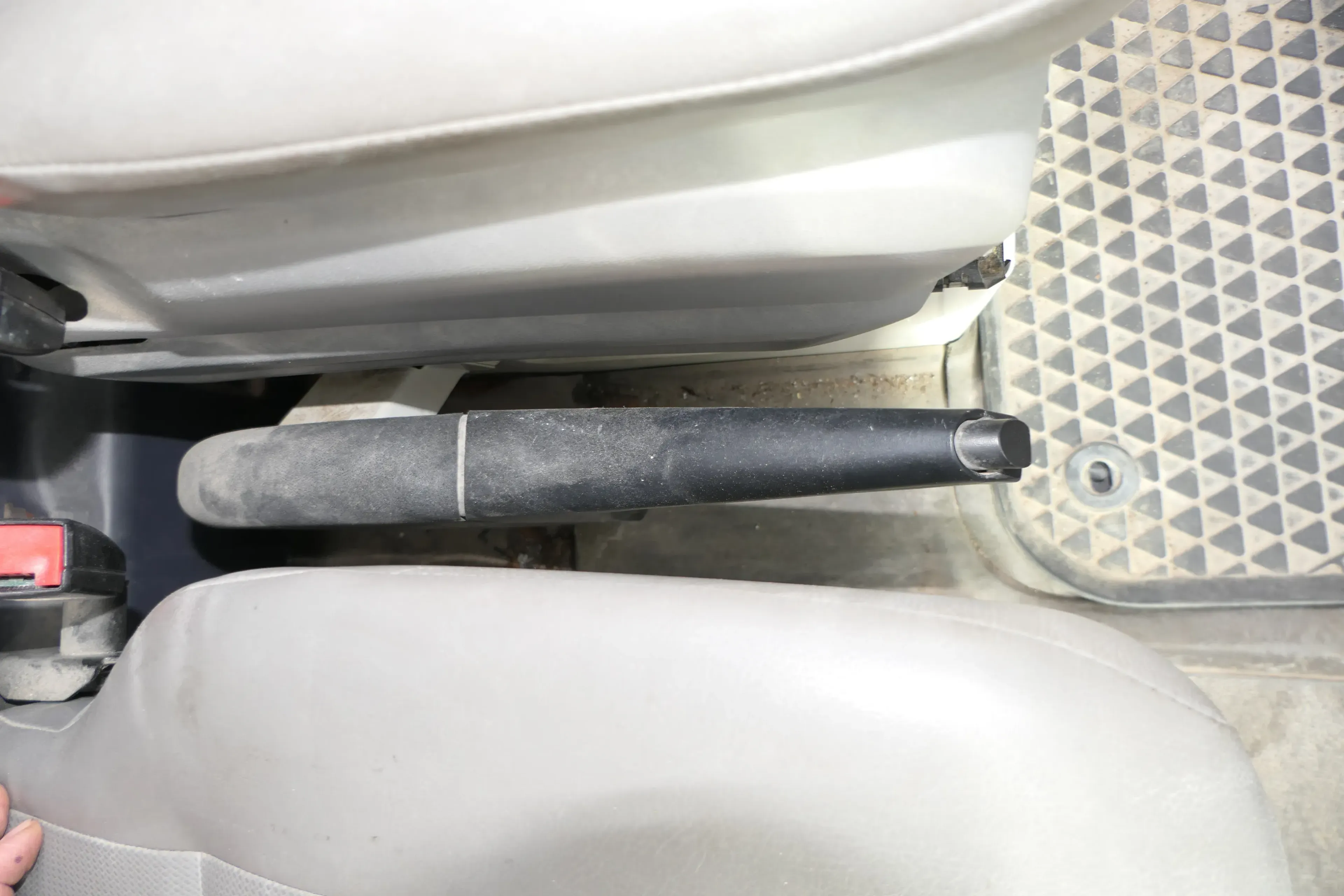 VW Crafter 2E Handbremse Feststellbremse Handbremshebel schwarz komplett - Bild 1
