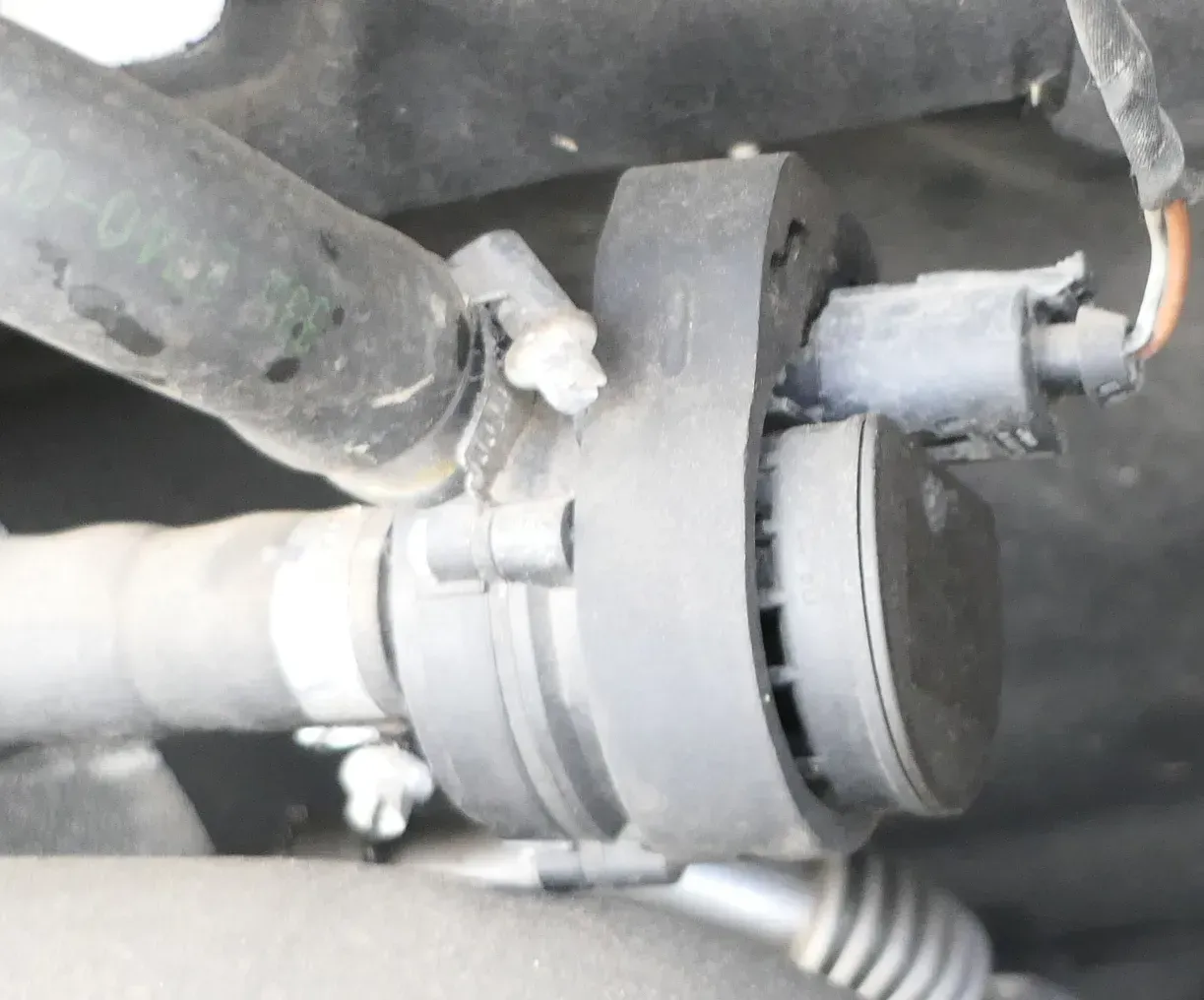 VW Crafter 2E Zusatzwasserpumpe Wasserpumpe Pumpe 2E0965559 ORIGINAL - Bild 1