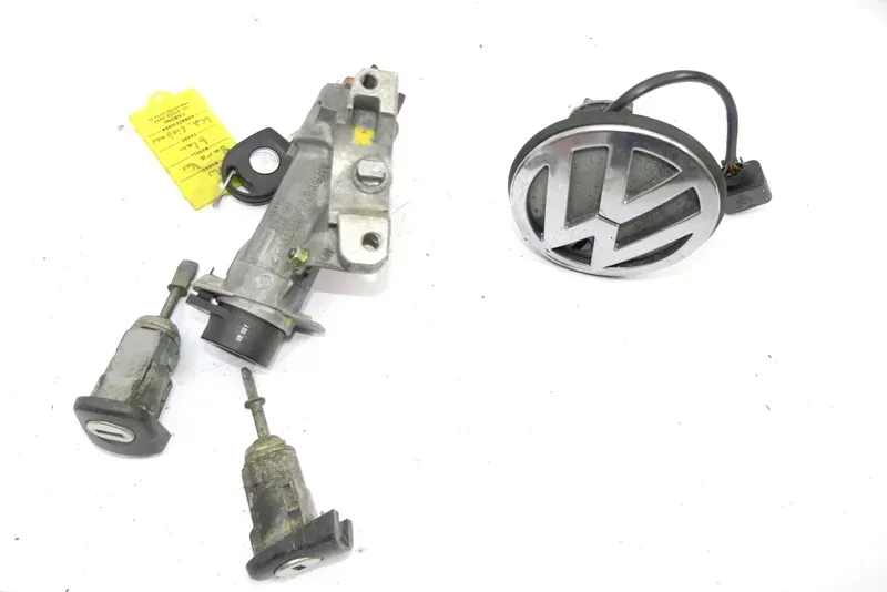 VW Golf 4 Kombi Schloßsystem 2x Türschloß 1x Schlüssel Schloß Zündschloß Hecksc - Bild 1
