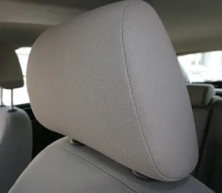 Skoda Octavia 1Z Sitz vorne links oder rechts Kopfstütze Kopfstützen grau achat - Bild 2