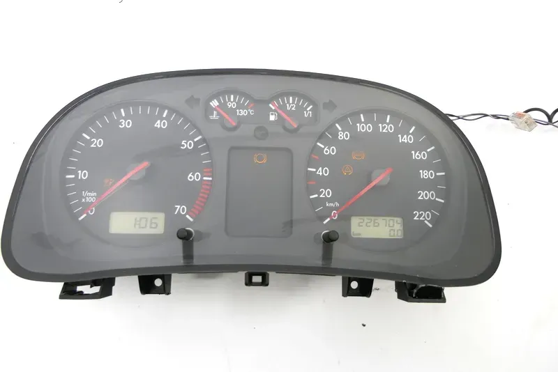VW Golf 4 Tacho Tachometer Kombiinstrument 226 000km 1J0920802 1,4 16V 75PS 55kw - Bild 1
