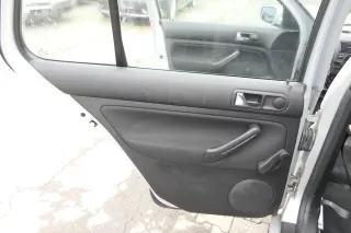 1x VW Golf 4 1J Limousine Türverkleidung Verkleidung Tür hinten links schwarz - Bild 1